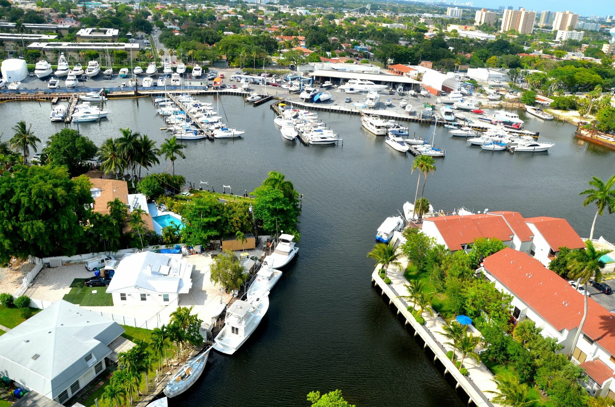Riviera Luxury Living At River Oaks Marina And Tower Miami Exteriör bild