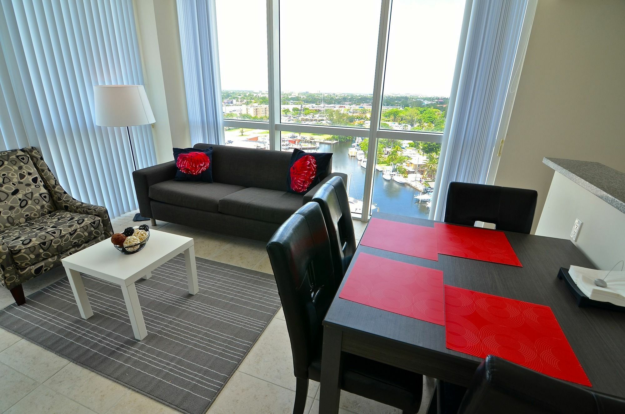 Riviera Luxury Living At River Oaks Marina And Tower Miami Exteriör bild
